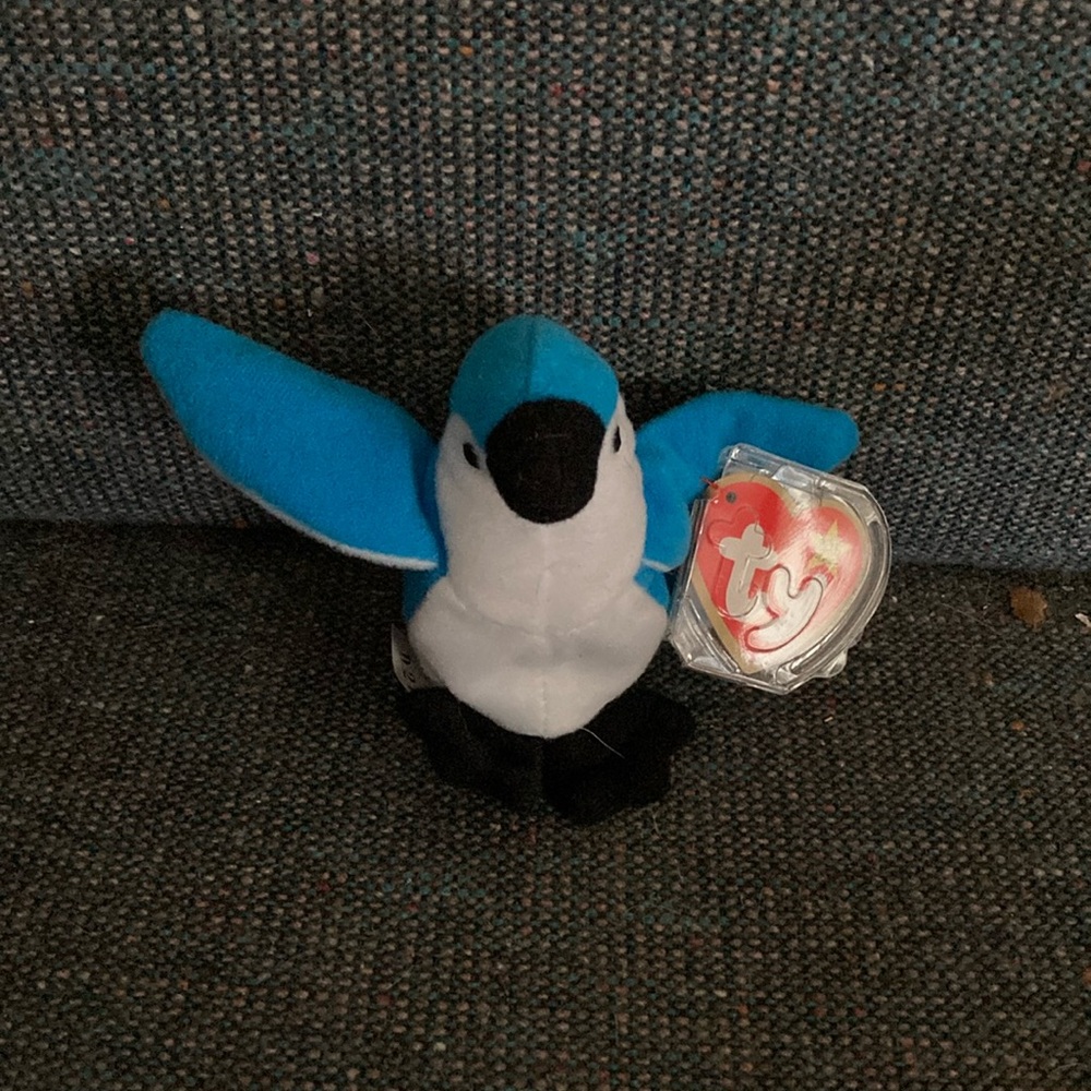 Teenie Beanie Rocket the Blue Jay with tag/protector